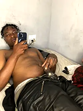 Snapshot of Redfucks333 chatting on December 3, 11:25 pm Redfucks333 online show from December 3, 11:25 pm