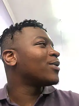 Snapshot of Redfucks333 chatting on October 22, 9:09 am Redfucks333 online show from October 22, 9:09 am