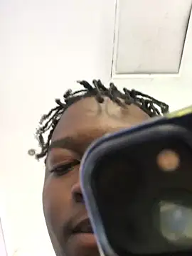 Snapshot of Redfucks333 chatting on December 3, 11:20 am Redfucks333 online show from December 3, 11:20 am