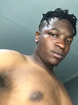 Snapshot of Redfucks333 chatting on November 5, 5:05 pm Redfucks333 online show from November 5, 5:05 pm