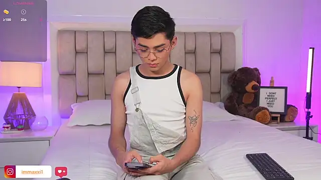 Maxi little online show from January 5, 10:24 pm