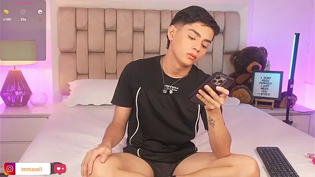 Maxi little online show from February 12, 8:08 pm