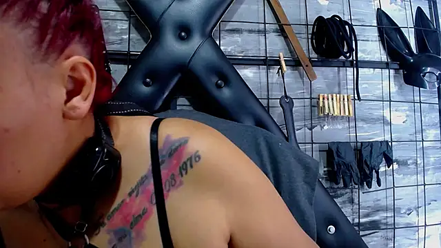 Alana Roth online show from November 24, 6:52 pm