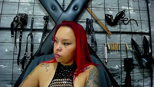 Alana Roth online show from February 25, 7:25 pm