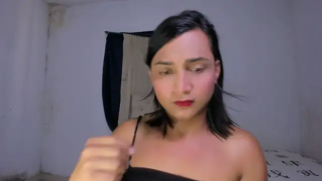 Snapshot of Miss_noah18 chatting on February 13, 7:52 pm Miss noah18 online show from February 13, 7:52 pm