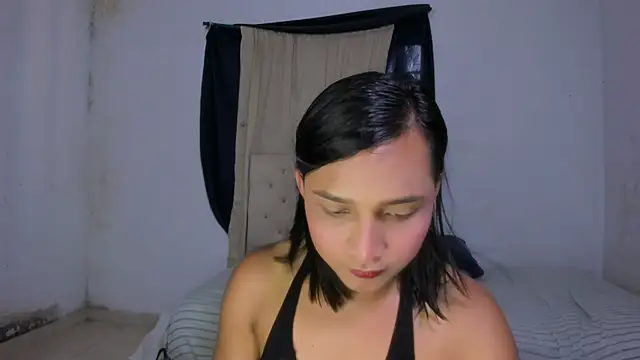 Snapshot of Miss_noah18 chatting on February 18, 7:19 pm Miss noah18 online show from February 18, 7:19 pm