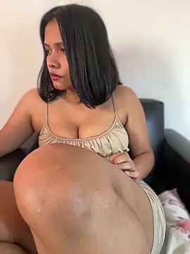 Ninabrunette18 online show from April 10, 12:01 pm