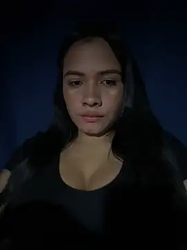 Snapshot of Ninabrunette18 chatting on February 18, 5:42 am Ninabrunette18 online show from February 18, 5:42 am
