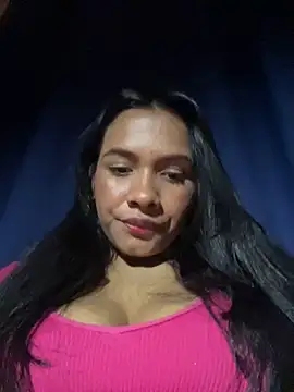 Snapshot of Ninabrunette18 chatting on February 20, 10:48 am Ninabrunette18 online show from February 20, 10:48 am