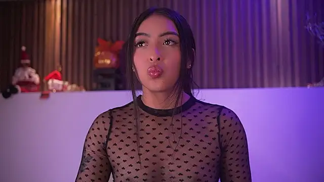 Snapshot of Camila_dupont chatting on February 18, 3:37 am Camila dupont online show from February 18, 3:37 am