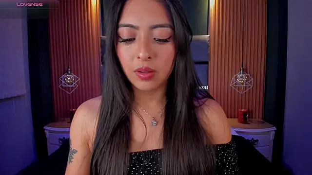 Snapshot of Camila_dupont chatting on October 4, 4:14 am Camila dupont online show from October 4, 4:14 am