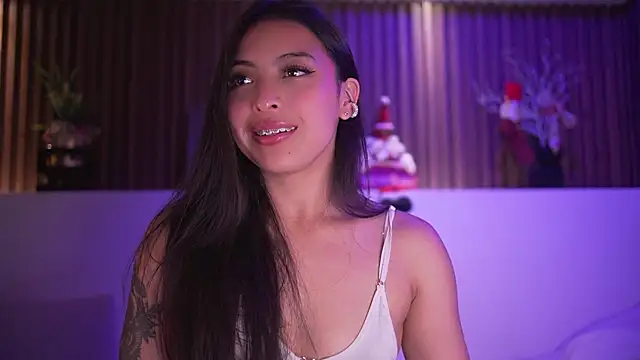 Snapshot of Camila_dupont chatting on December 16, 4:06 am Camila dupont online show from December 16, 4:06 am