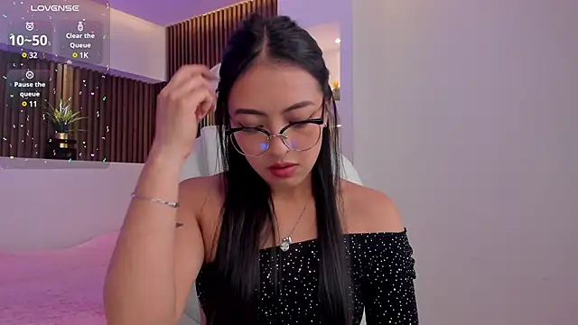 Snapshot of Camila_dupont chatting on March 7, 9:06 pm Camila dupont online show from March 7, 9:06 pm