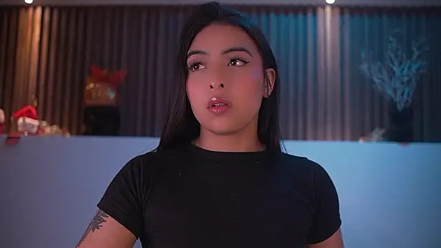 Snapshot of Camila_dupont chatting on February 17, 3:37 am Camila dupont online show from February 17, 3:37 am