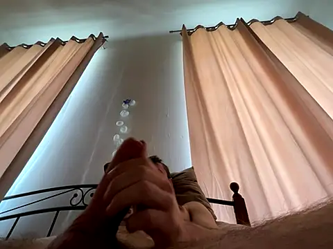 Snapshot of tomasek28 chatting on October 5, 7:43 am tomasek28 online show from October 5, 7:43 am