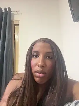 Snapshot of Celine_trans01 chatting on December 15, 4:51 am Celine trans01 online show from December 15, 4:51 am