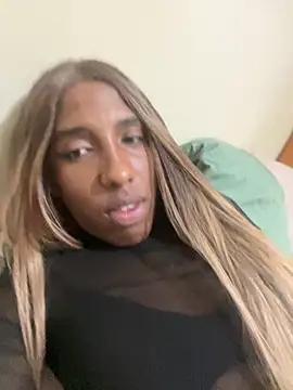 Snapshot of Celine_trans01 chatting on January 18, 7:38 am Celine trans01 online show from January 18, 7:38 am