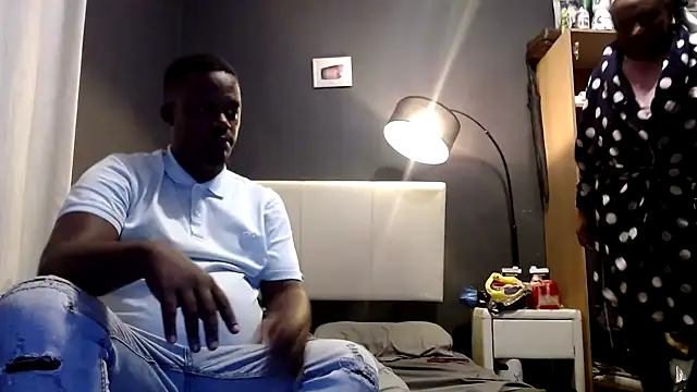 ThamiXX online show from May 6, 9:52 pm