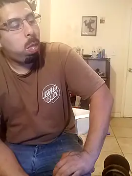 k1oudE online show from December 19, 11:51 pm