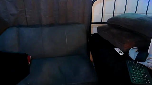 Snapshot of k1oudE chatting on May 12, 5:41 pm k1oudE online show from May 12, 5:41 pm