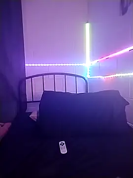 k1oudE online show from April 5, 6:36 pm