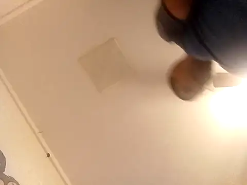 k1oudE online show from March 3, 11:56 pm