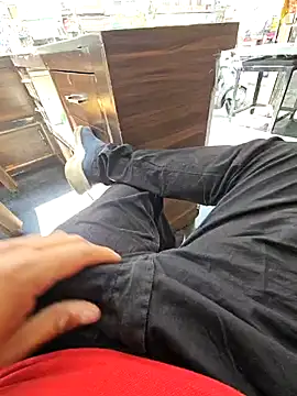 Snapshot of pyasevickybabu563 chatting on March 18, 6:06 am pyasevickybabu563 online show from March 18, 6:06 am