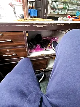 pyasevickybabu563 online show from December 19, 5:10 am