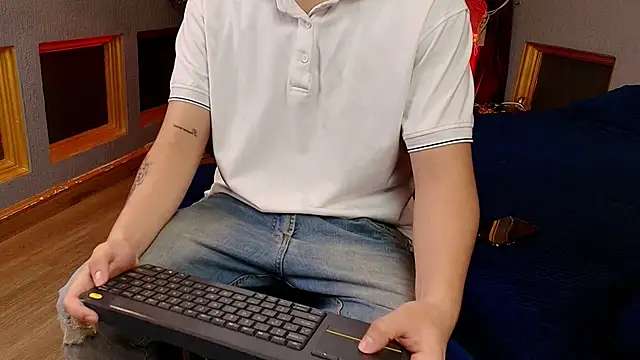 MarcoVitto online show from December 3, 11:53 am