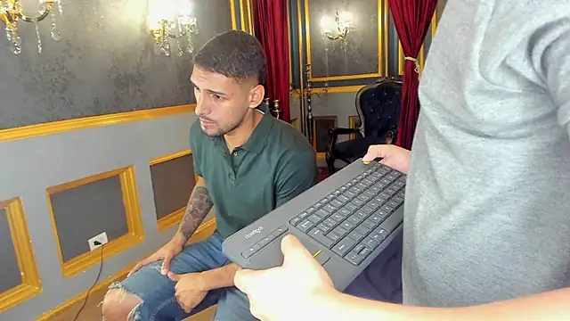 MarcoVitto online show from December 14, 11:38 am