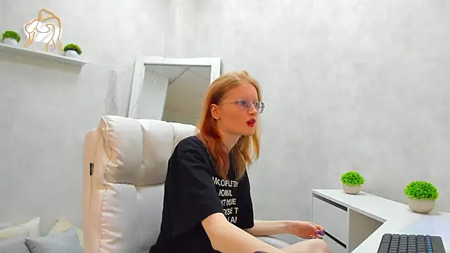 Snapshot of ElizabethHarpper chatting on March 10, 8:17 am ElizabethHarpper online show from March 10, 8:17 am