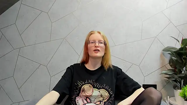 Snapshot of ElizabethHarpper chatting on February 13, 8:27 am ElizabethHarpper online show from February 13, 8:27 am