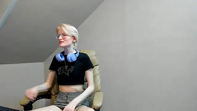 Snapshot of ElizabethHarpper chatting on March 21, 1:56 pm ElizabethHarpper online show from March 21, 1:56 pm