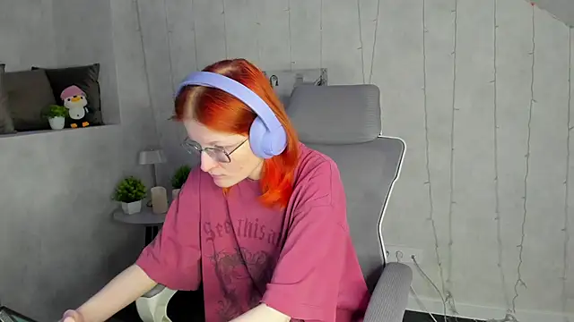 ElizabethHarpper online show from February 10, 9:30 am