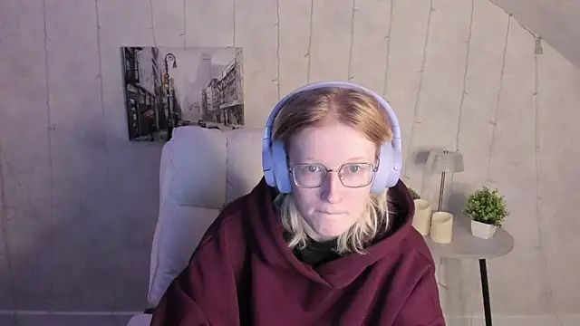 Snapshot of ElizabethHarpper chatting on December 3, 12:55 am ElizabethHarpper online show from December 3, 12:55 am