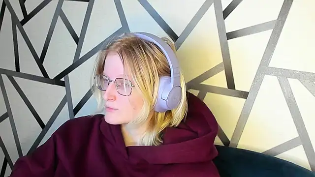 Snapshot of ElizabethHarpper chatting on November 26, 1:16 am ElizabethHarpper online show from November 26, 1:16 am