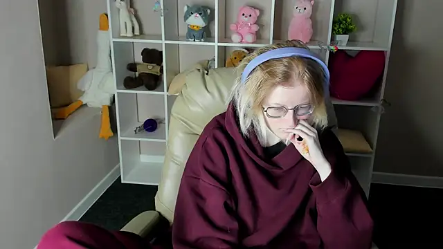 ElizabethHarpper online show from December 19, 12:58 am