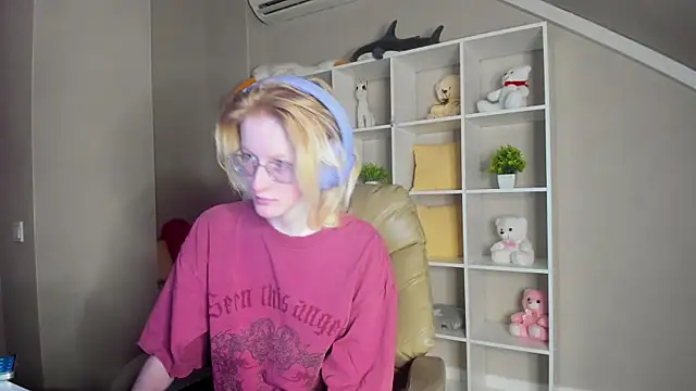 Snapshot of ElizabethHarpper chatting on November 1, 1:12 am ElizabethHarpper online show from November 1, 1:12 am