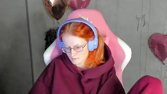 ElizabethHarpper online show from February 26, 5:13 pm