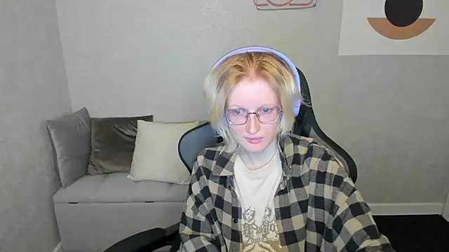 Snapshot of ElizabethHarpper chatting on September 23, 1:12 am ElizabethHarpper online show from September 23, 1:12 am