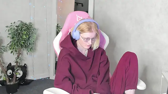 Snapshot of ElizabethHarpper chatting on December 1, 1:06 am ElizabethHarpper online show from December 1, 1:06 am