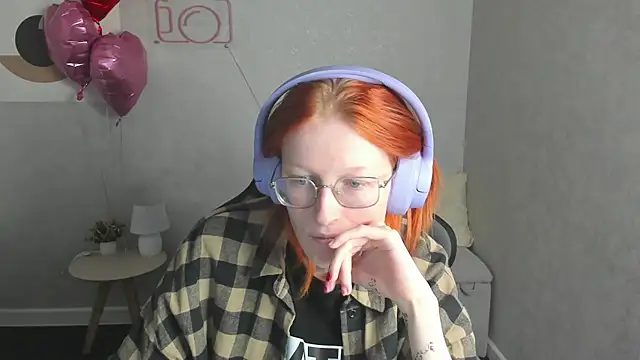 ElizabethHarpper online show from February 18, 9:17 am