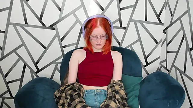 ElizabethHarpper online show from February 14, 9:31 am