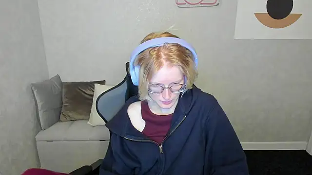 Snapshot of ElizabethHarpper chatting on September 24, 1:13 am ElizabethHarpper online show from September 24, 1:13 am