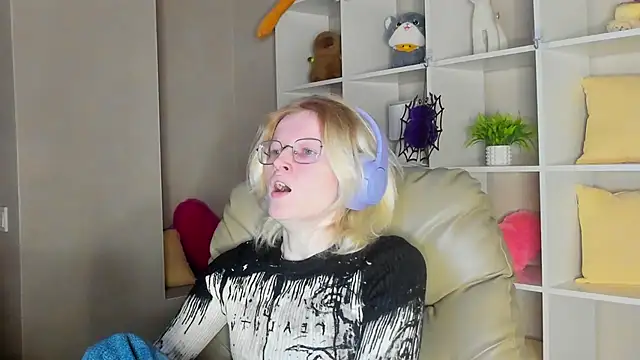 Snapshot of ElizabethHarpper chatting on November 2, 1:21 am ElizabethHarpper online show from November 2, 1:21 am