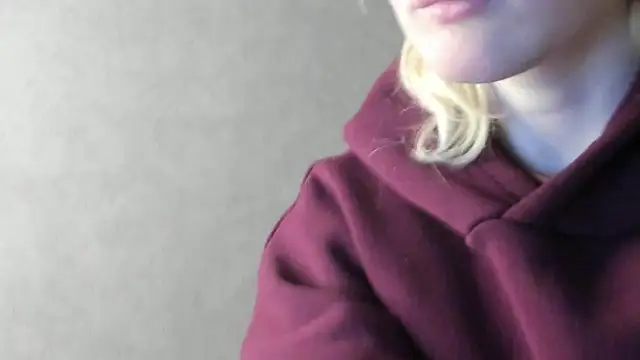 Snapshot of ElizabethHarpper chatting on December 2, 12:55 am ElizabethHarpper online show from December 2, 12:55 am