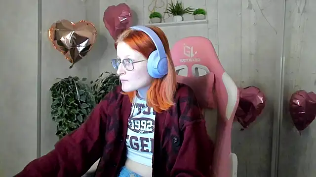 ElizabethHarpper online show from February 24, 5:03 pm