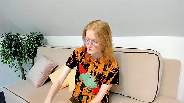 Snapshot of ElizabethHarpper chatting on February 11, 8:05 am ElizabethHarpper online show from February 11, 8:05 am