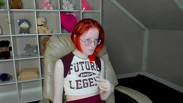 ElizabethHarpper online show from January 8, 1:11 am