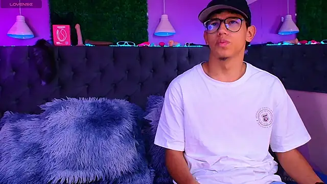 RyanPricee online show from April 17, 3:53 am